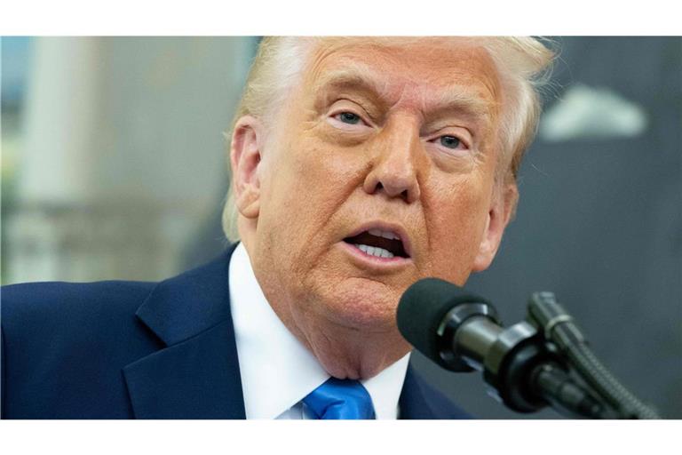 Donald Trump hat dem ukrainischen Staatschef Wolodymyr Selenskyj mit Konsequenzen gedroht. (Archivbild)