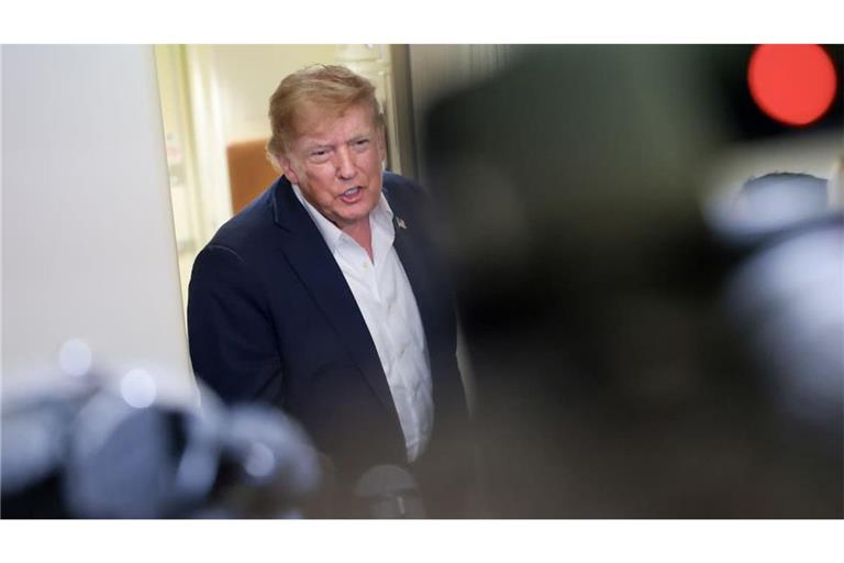 Donald Trump, hier auf dem Rückflug aus Irland, hat vom Gericht die rote Karte bekommen.