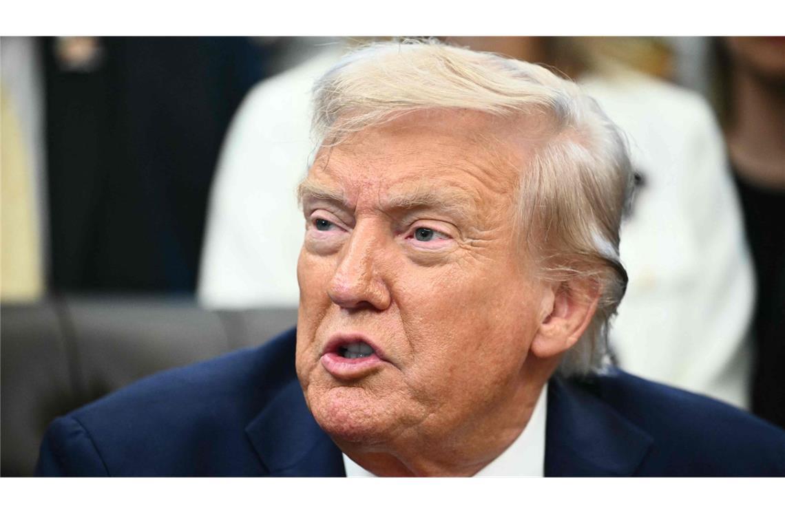 Trump will Notenbank-Vorständin entlassen Donald Trump ist unzufrieden mit den Entscheidungen der Fed.