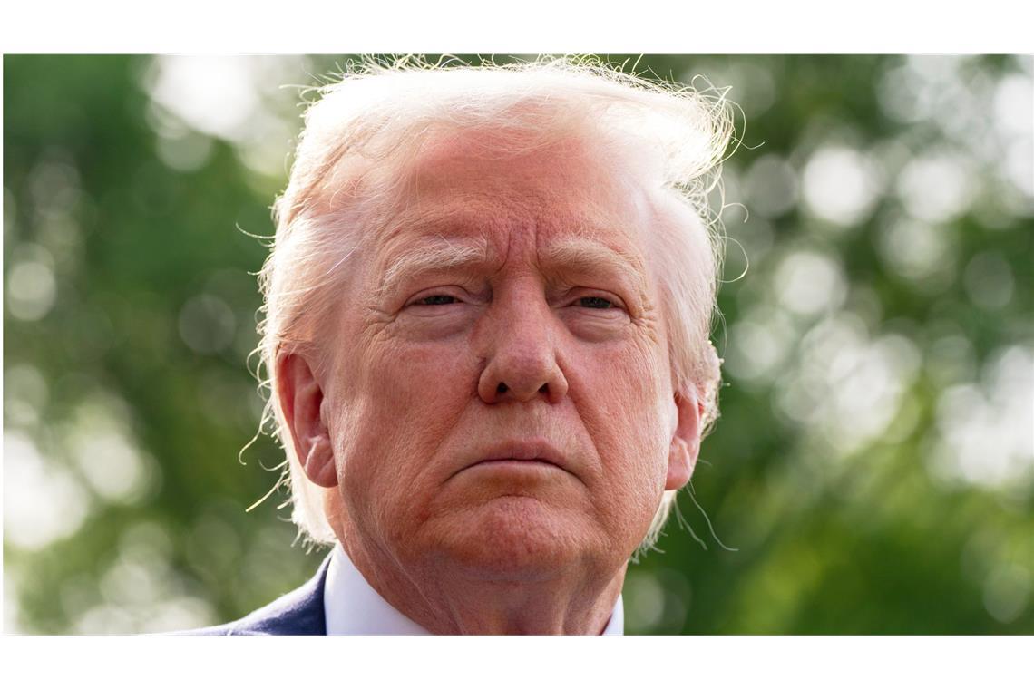 Medien: Trump plant Erleichterungen bei Autozöllen Donald Trump legt Medienberichten zufolge eine Kehrtwende bei den Autozöllen hin.
