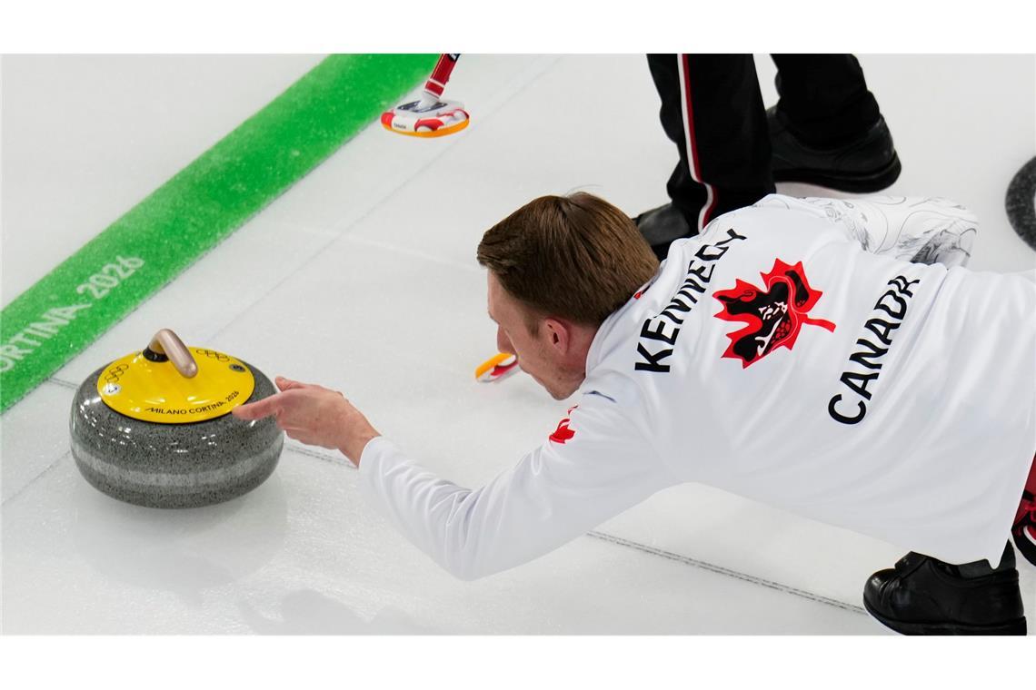 Doppelberührungen des Steins sind im Curling verboten. (Archivbild)