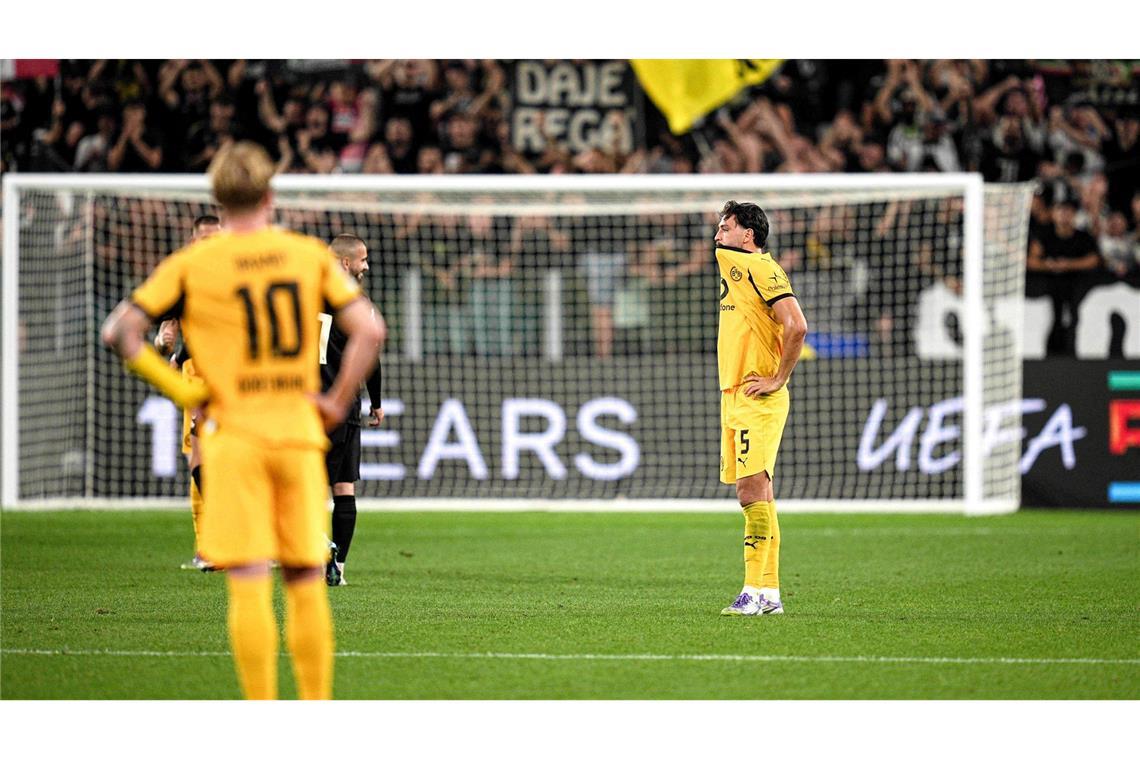 Dortmunds Ramy Bensebaini reagiert nach dem Spiel in der Champions League gegen Juventus Turin.