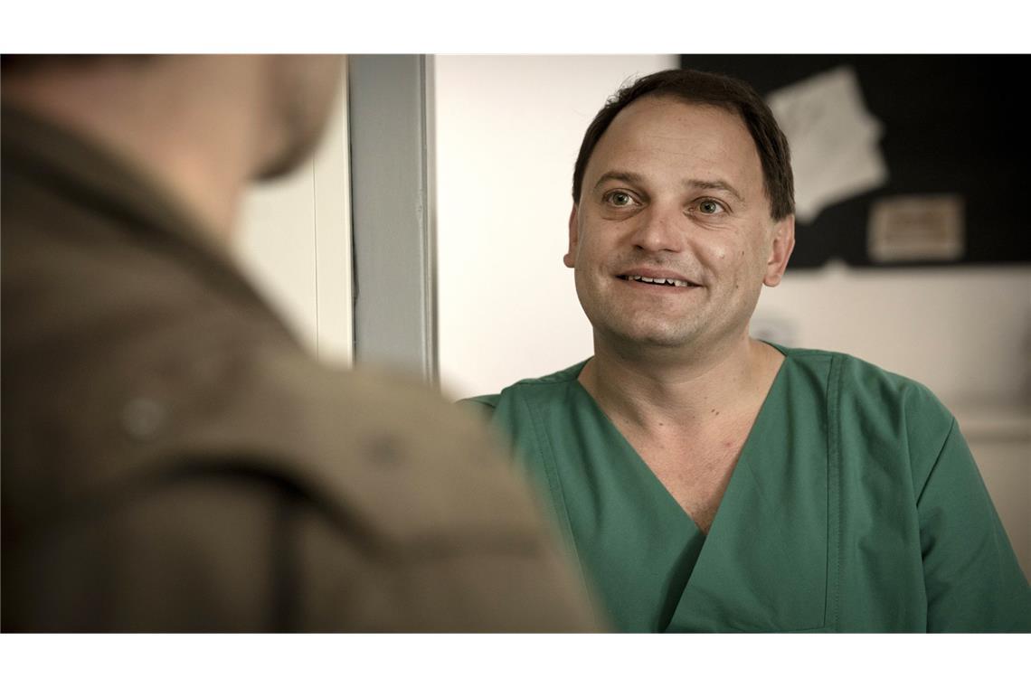 Wie war „Abstellgleis“, der neue „Tatort“ aus Dortmund? Dr. Magnus Gabor (Stefan Haschke): Er ist der neue in der Rechtsmedizin.