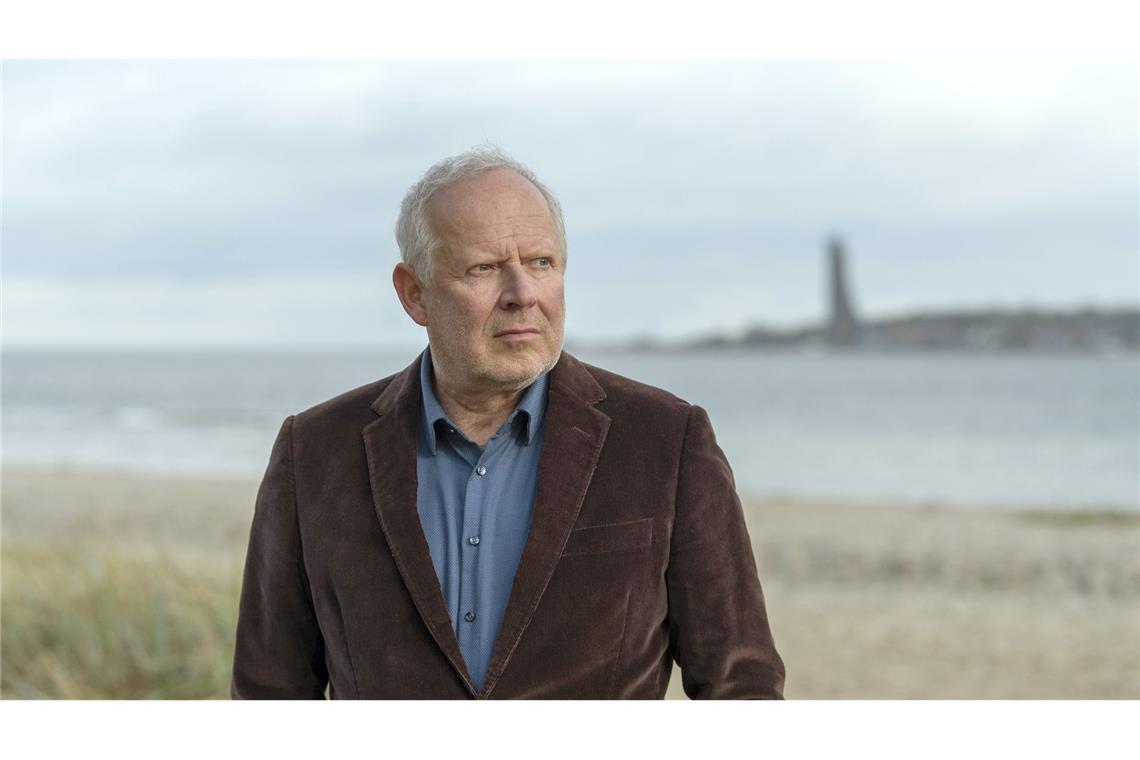 Verbaute Zukunft am sterbenden Meer Drei junge Menschen sind tot – die Stimmung Borowskis (Axel Milberg) ist entsprechend bedrückt.