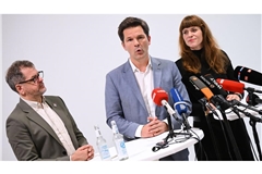Drei,&nbsp; die zusammenkommen wollen: Werner Graf (links, Grüne),&nbsp; Steffen Krach (SPD)&nbsp; und Kerstin Wolter (Die Linke)