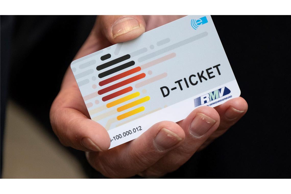 Wackelt nach dem Ampel-Aus auch das Deutschlandticket? Droht mit dem Aus der Ampel-Regierung auch das Ende des Deutschlandtickets? (Archivbild)