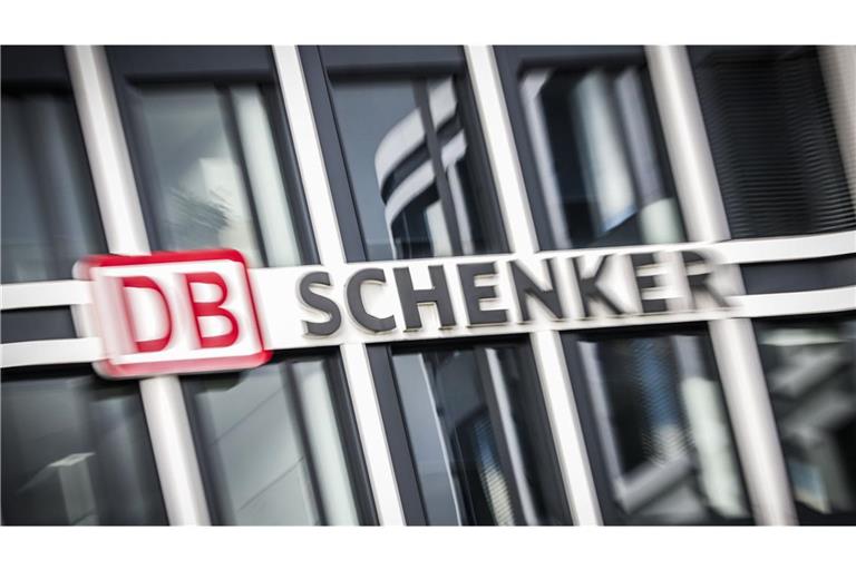 DSV will mit der Schenker-Übernahme einen Weltmarktführer in der Transport- und Logistikbranche schaffen. (Symbolbild)