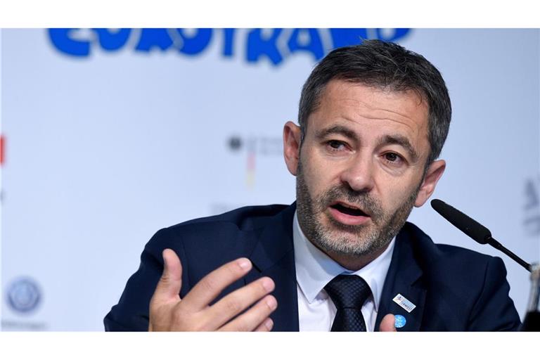 DTB-Präsident Alfons Hölzl auf einer Pressekonferenz. (Symbolfoto)