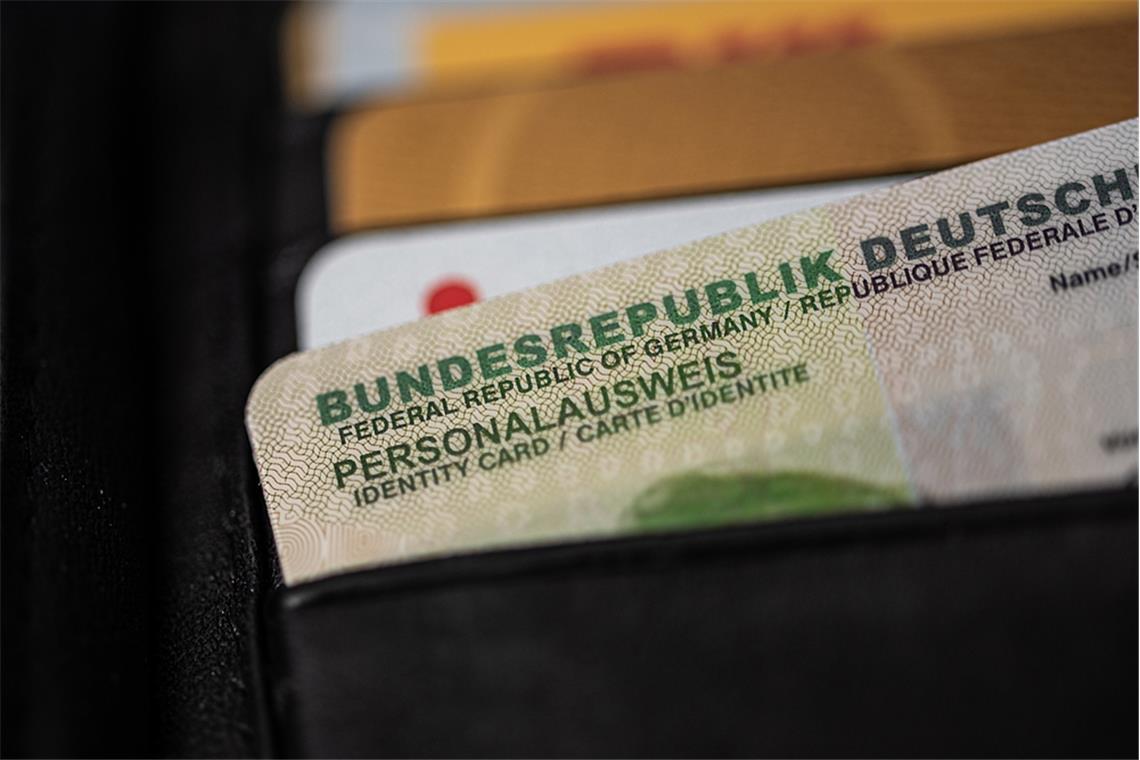 Was ist das Selbstbestimmungsgesetz? Durch das Selbstbestimmungsgesetz kann das Geschlecht im Ausweis leichter geändert werden.