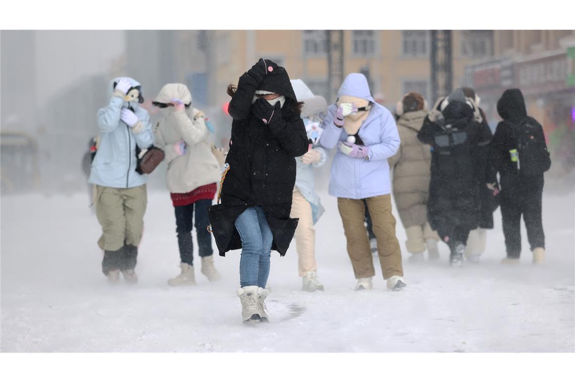 Durch den Schnee - Schneesturmwarnung für Harbin