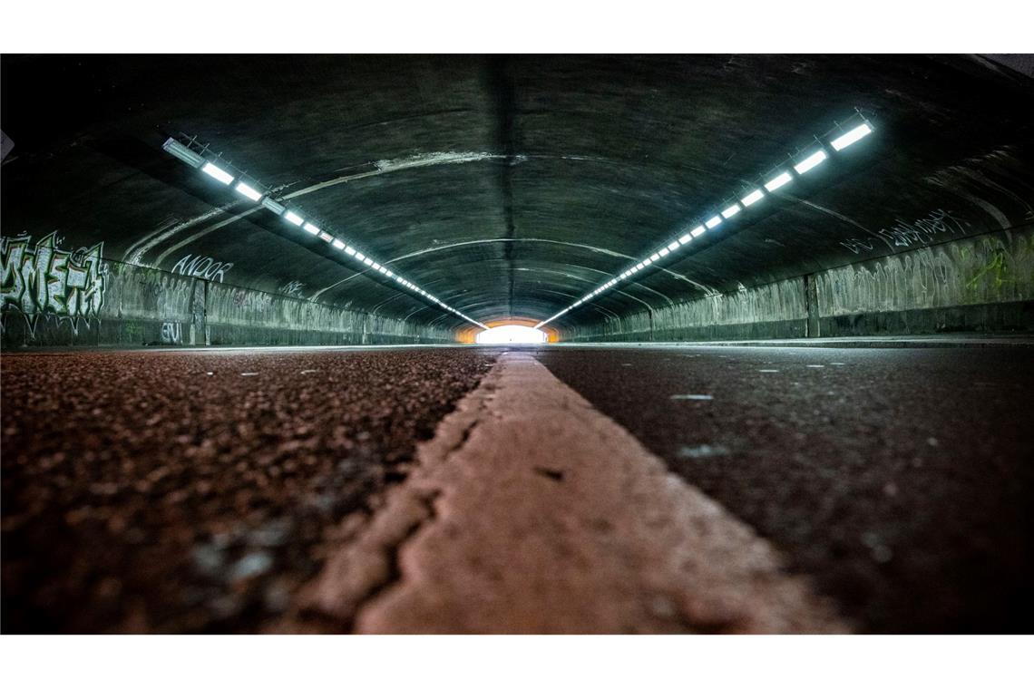 Durch den Tunnel führte für alle Besucher der Weg auf das Festivalgelände. Hier kam es zu dem tödlichen Gedränge. (Archivbild)