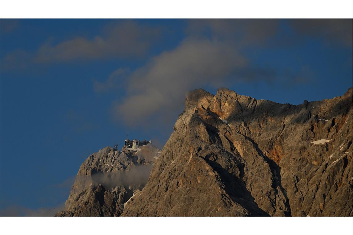 Lkw-Unfall legt Seilbahn auf der Zugspitze lahm Durch einen Lkw-Unfall in Österreich ist es zu einem Stromausfall auf der Zugspitze gekommen. (Archivbild)