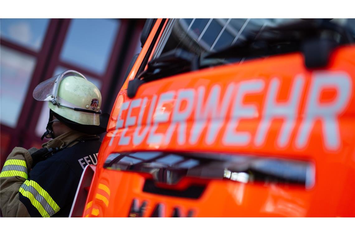 Defekte Heizdecke löst Hausbrand aus – 150.000 Euro Schaden Durch Rauch erlitten laut Polizei zwei Hausbewohner leichte Verletzungen. (Symbolbild)