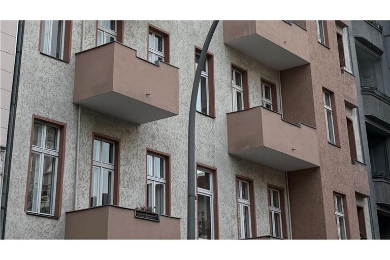 Durchsuchungen gab es nach Angaben der Staatsanwaltschaft an drei Anschriften.