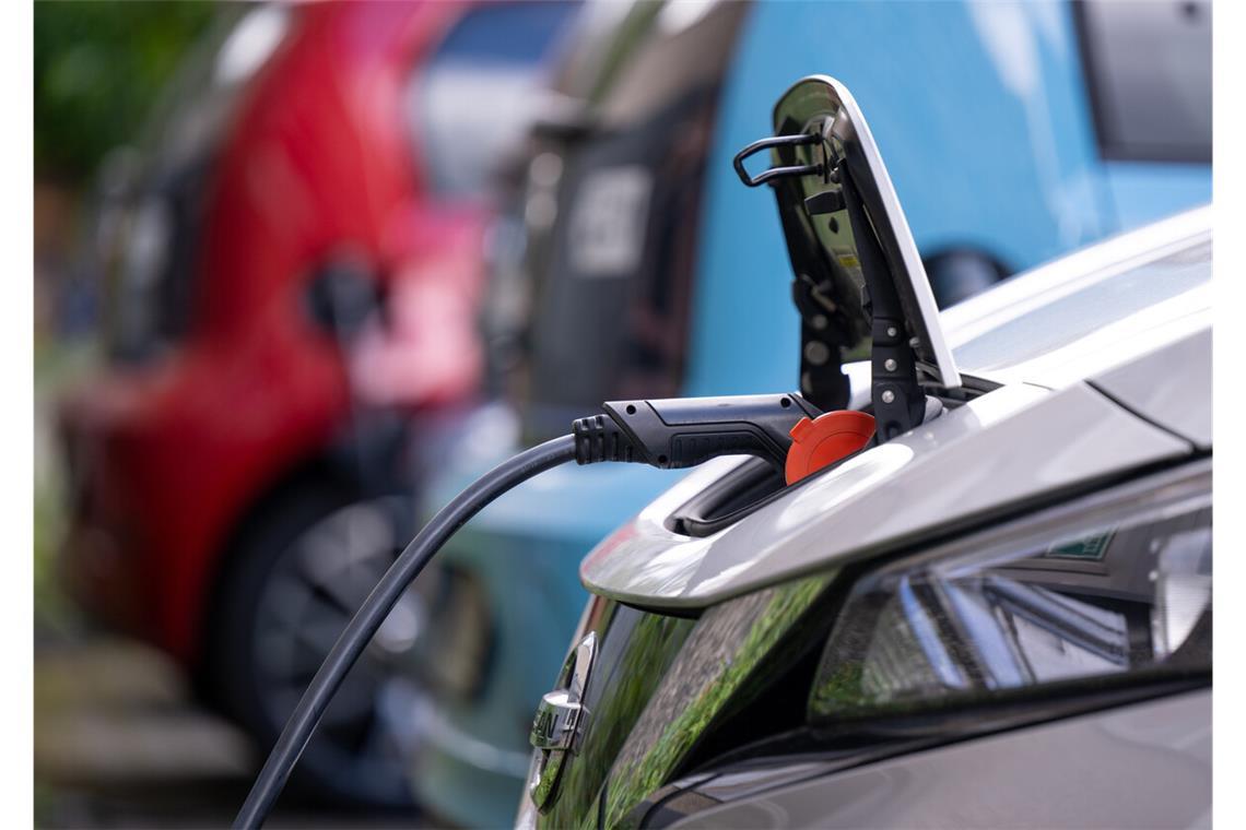 Der soziale Preis der Klimapolitik E-Autos sind gut fürs Klima, wenn der Strom sauber ist. Das gesellschaftliche Klima leider unter dem Verbrennerverbot.