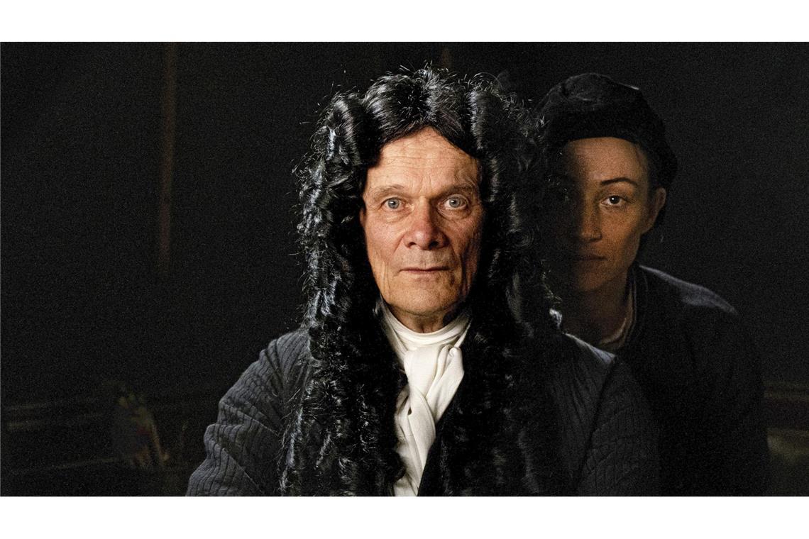 Edgar Selge als Gottfried Wilhelm Leibniz und Aenne Schwarz als Aaltje van de Meer
