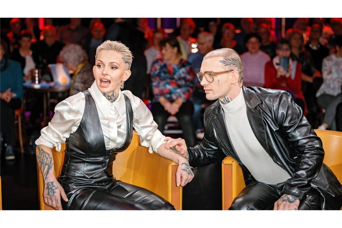 Edith und Eric Stehfest – ein ungewöhnliches Paar Edith und Eric Stehfest in der Talkshow „Riverboat“.