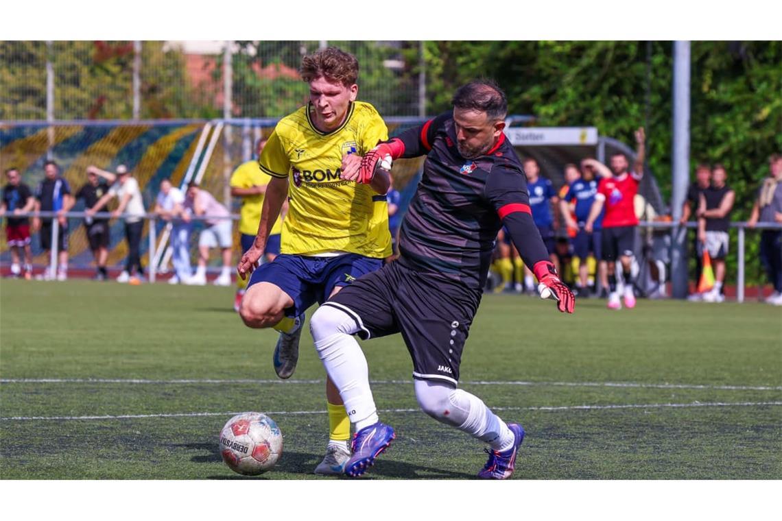 Egzon Krasniqi, Spielertrainer und Torwart von Kosova Kernen, wartet mit seinen Mitstreitern auch nach de fünften Spieltag noch auf den ersten Sieg.