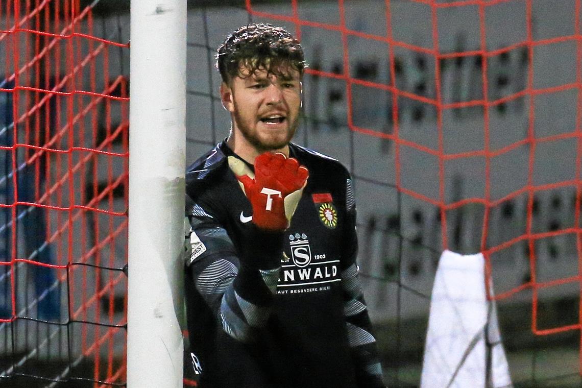 Mit der 18 derzeit die klare Nummer eins Ehrgeizig, jung, talentiert und sehr selbstbewusst: SG-Keeper David Nreca-Bisinger. Foto: A. Becher