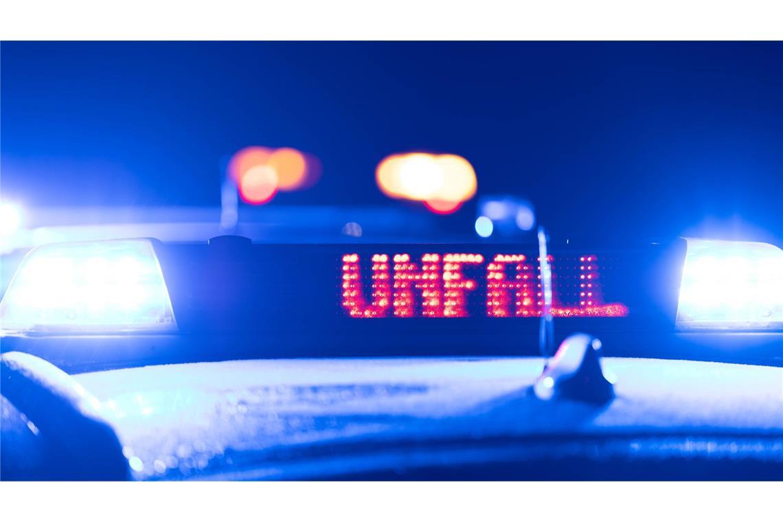 19-jähriger Motorradfahrer prallt gegen Baum und stirbt Ein 19-Jähriger ist bei einem Unfall gestorben (Symbolbild).