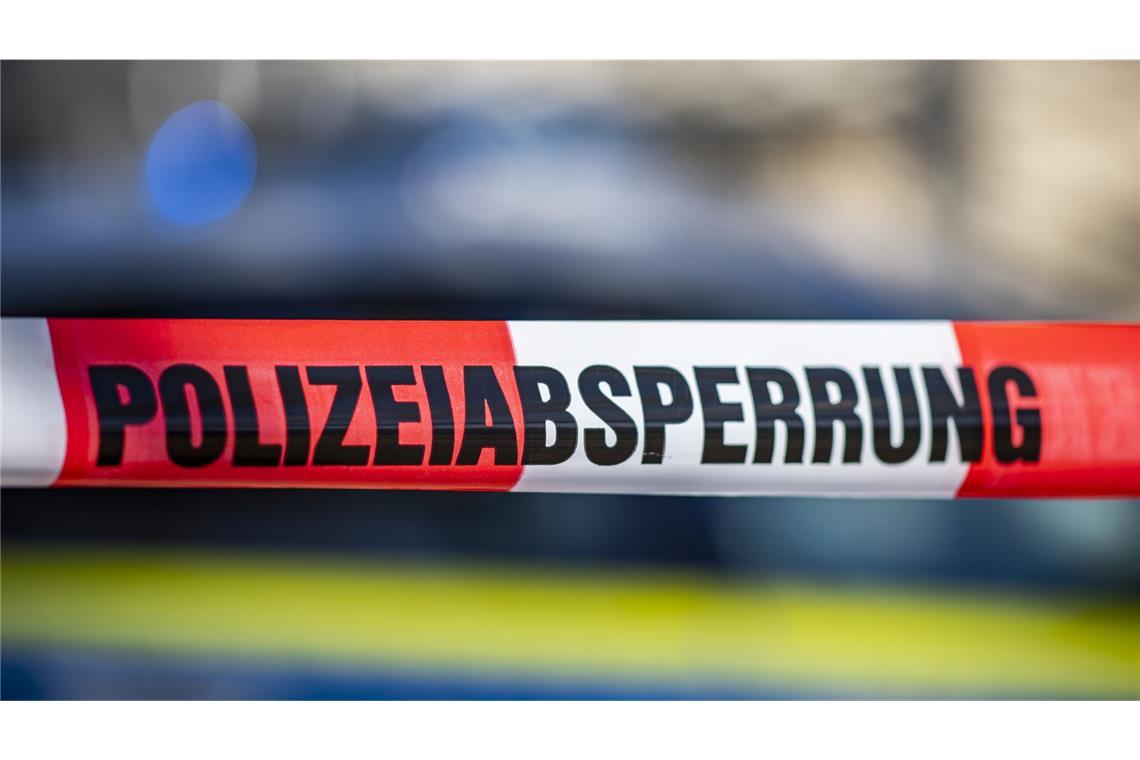 Nach Alkoholkonsum auf Hochhaus - 33-Jähriger stürzt 40 Meter tief Ein 33-jähriger Mann ist in Karlsruhe von einem Hochhaus 40 Meter in die Tiefe gestürzt und dabei ums Leben gekommen (Symbolfoto).