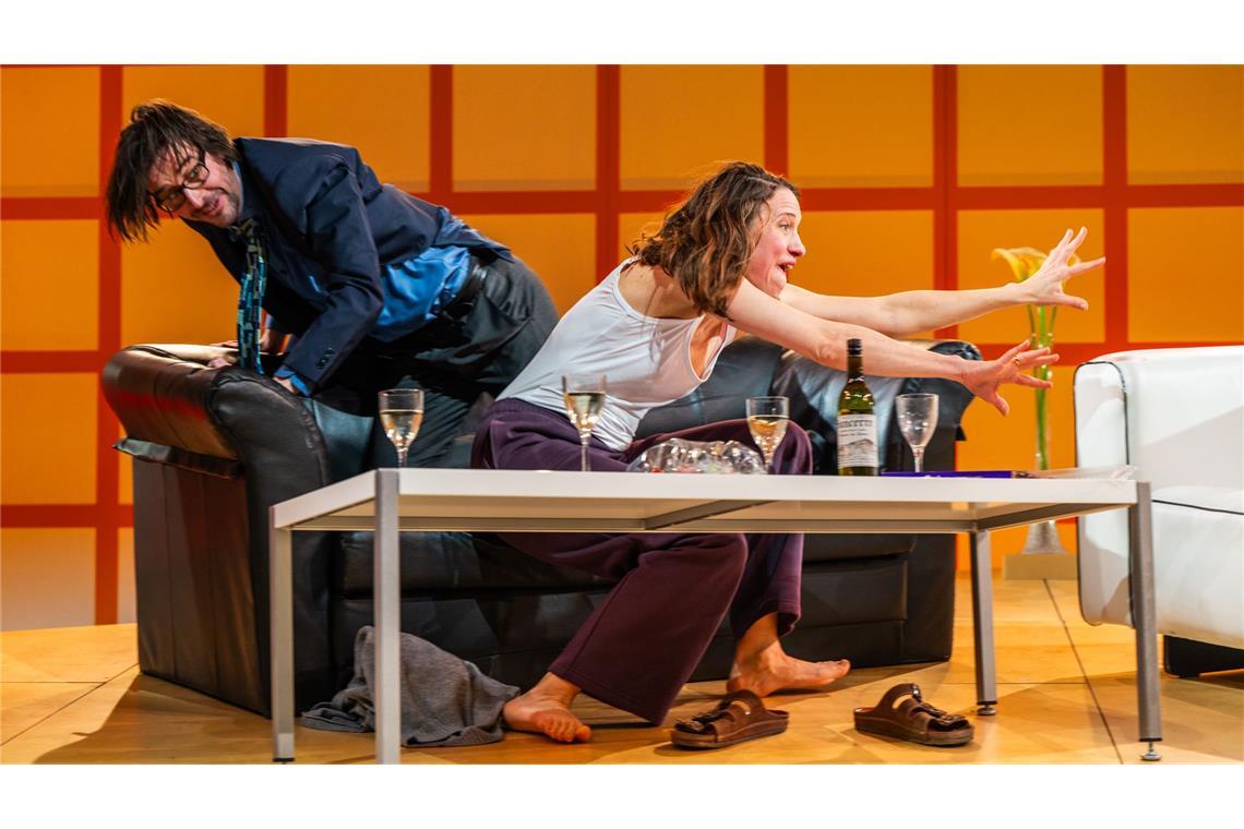 Der Bürger als Hampelmann Ein Abend, der entgleist: Marco Massafra als Hubert Finidori und Therese Dörr als Sonja