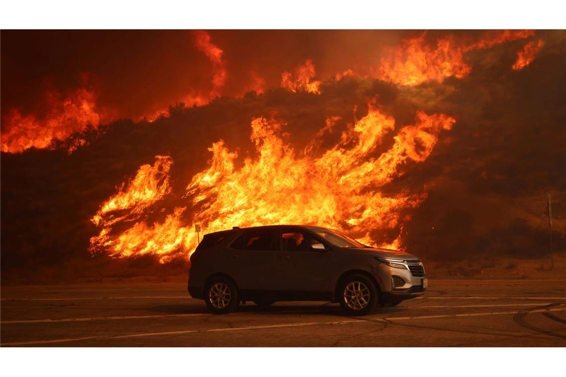 Neue Feuer in Los Angeles und Umgebung Ein Abschnitt von Highway 5, eine wichtige Verkehrsader in Kalifornien, wurde zeitweise gesperrt.