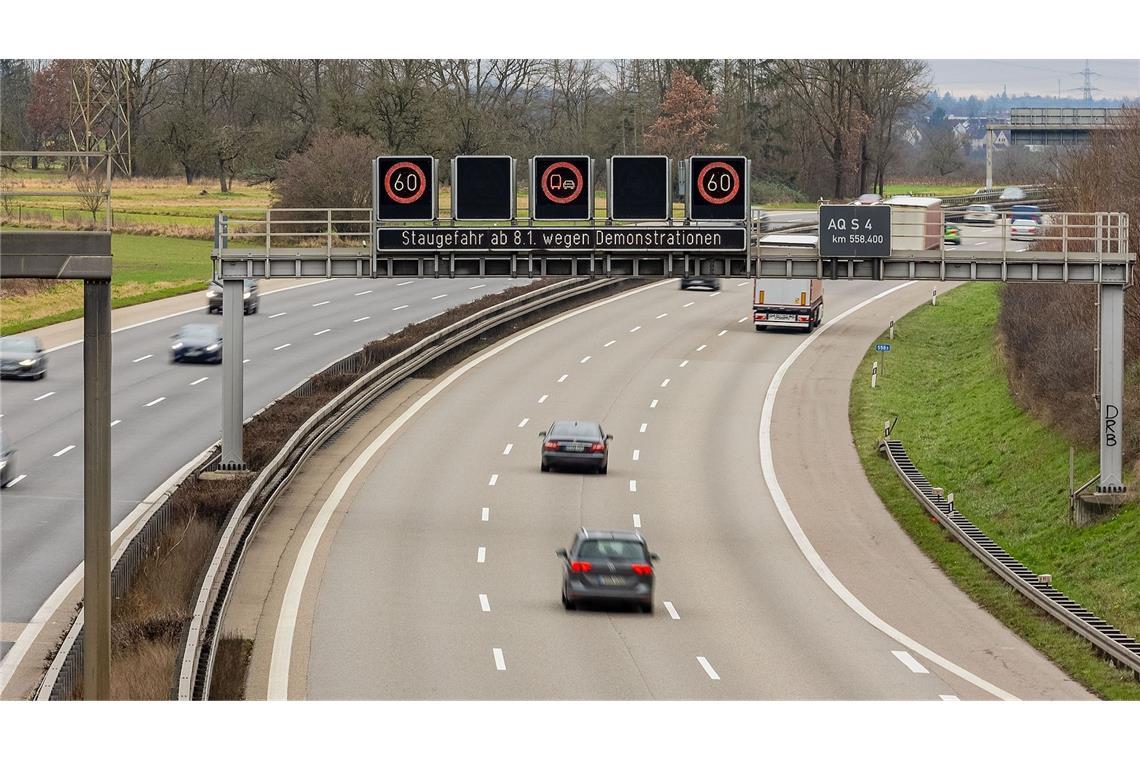Freiburger Polizei witzelt über Mittelspurschleicher auf der Autobahn Ein Ärgernis für viele: Mittelspurschleicher auf der Autobahn.