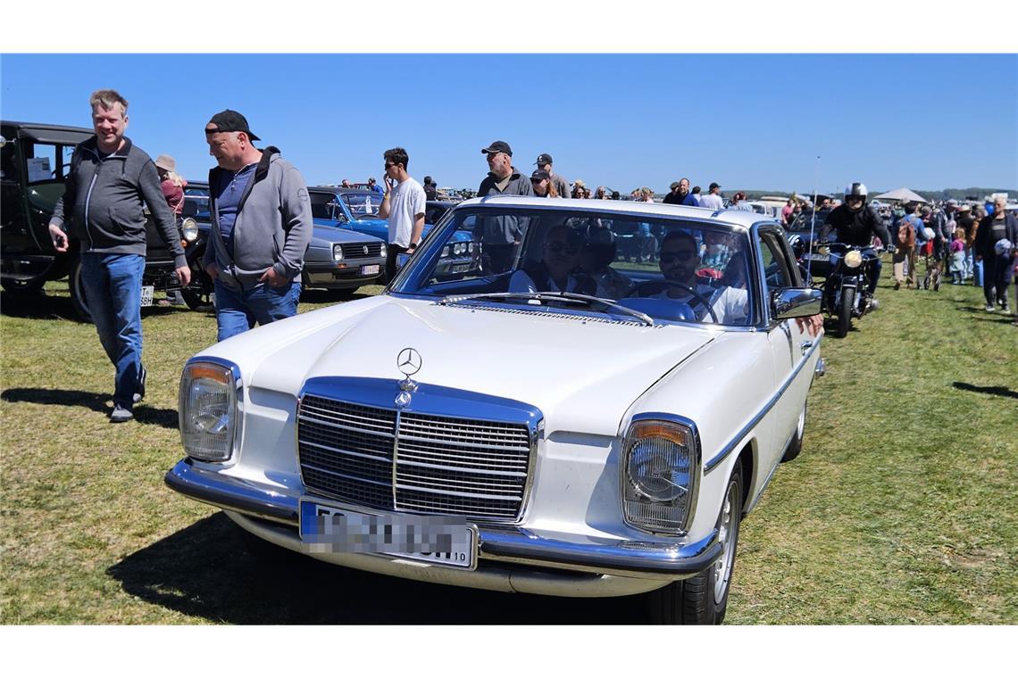 Oldtimerfreunde feiern auf der Schwäbischen Alb die Technikgeschichte