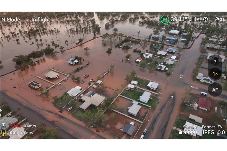 Ein am Dienstag (1. April) aufgenommener Screenshot der Überschwemmungen in der Gemeinde Thargomindah, Queensland.
