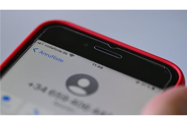 Ein Anruf aus Spanien, den man so gar nicht erwartet? Gut möglich, dass es sich um Betrüger handelt - wie hier auf einem Handy mit Vodafone-Vertrag.