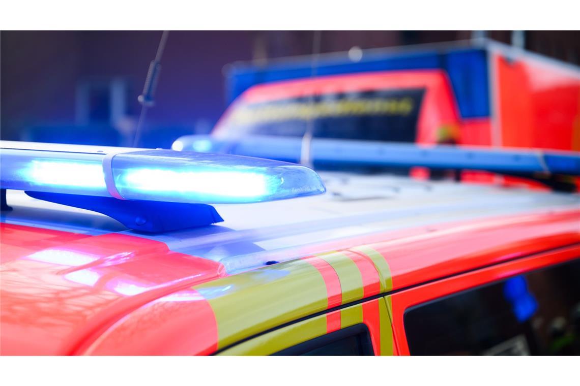 Ein Autofahrer ist bei einem schweren Verkehrsunfall  im Hohenlohekreis tödlich verletzt worden. (Symbolbild)