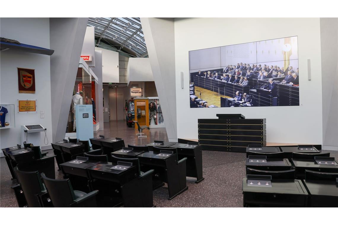 Ein besonderes Highlight in der neuen Ausstellung sind die Möglichkeiten, Geschichte zu erleben - etwa Abstimmungen im Original-Bundestagsgestühl.