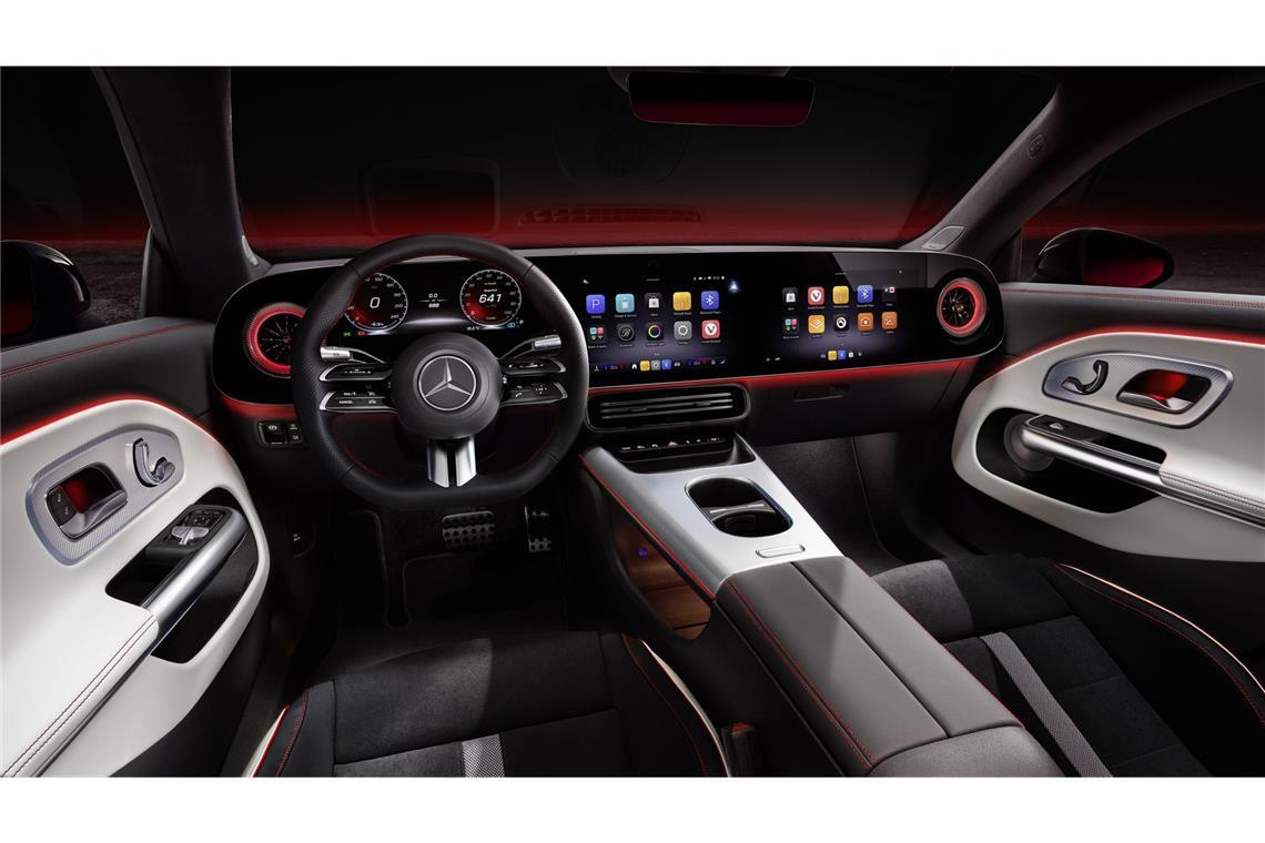 Der CLA – so sieht das Superheldenauto aus, das Mercedes aus der Krise holen soll Ein Bildschirm fast so breit wie das Auto. Im Zusatzpaket kann der Beifahrer sein eigenes Display bedienen.