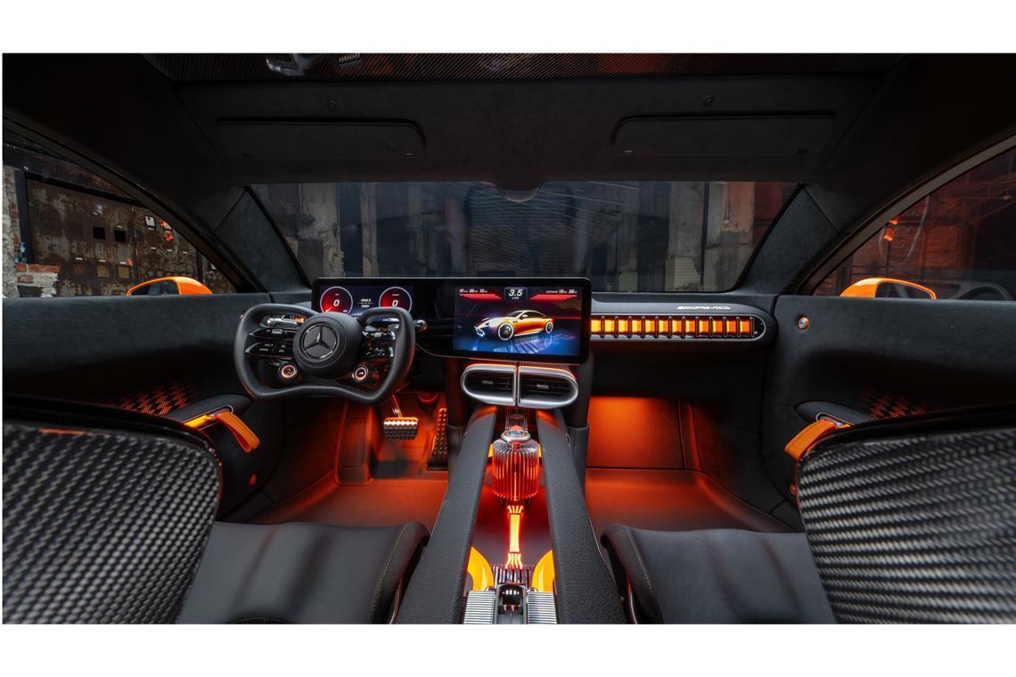 So sieht der elektrische Mercedes-AMG GT XX aus Ein Blick auf die Carbonfaser-Sitzschalen und den Innenraum des neuen GT XX.