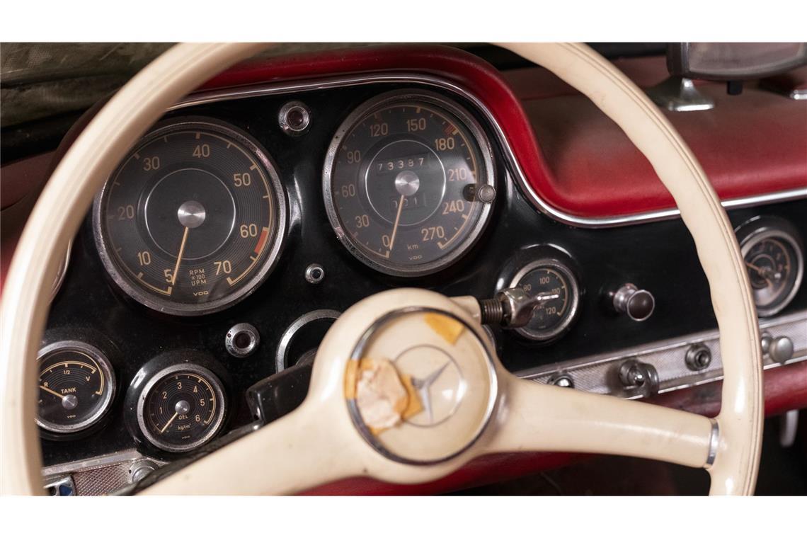 Warum ein Sammler für diesen vergammelten Mercedes 9,3 Millionen Dollar zahlte Ein Blick ins Cockpit des Autos, das für 9,355 Millionen US-Dollar verkauft wurde