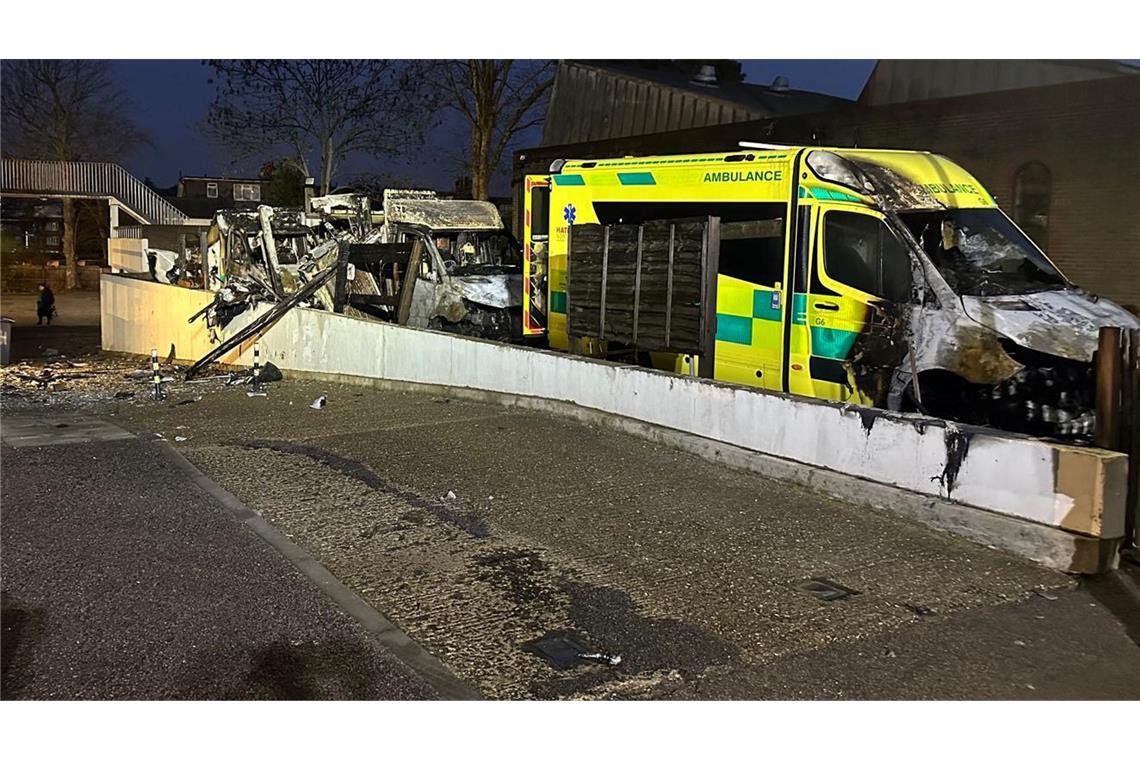 Ein Brandanschlag auf den Rettungsdienst einer jüdischen Gemeinde versetzte London in einen Schockzustand.
