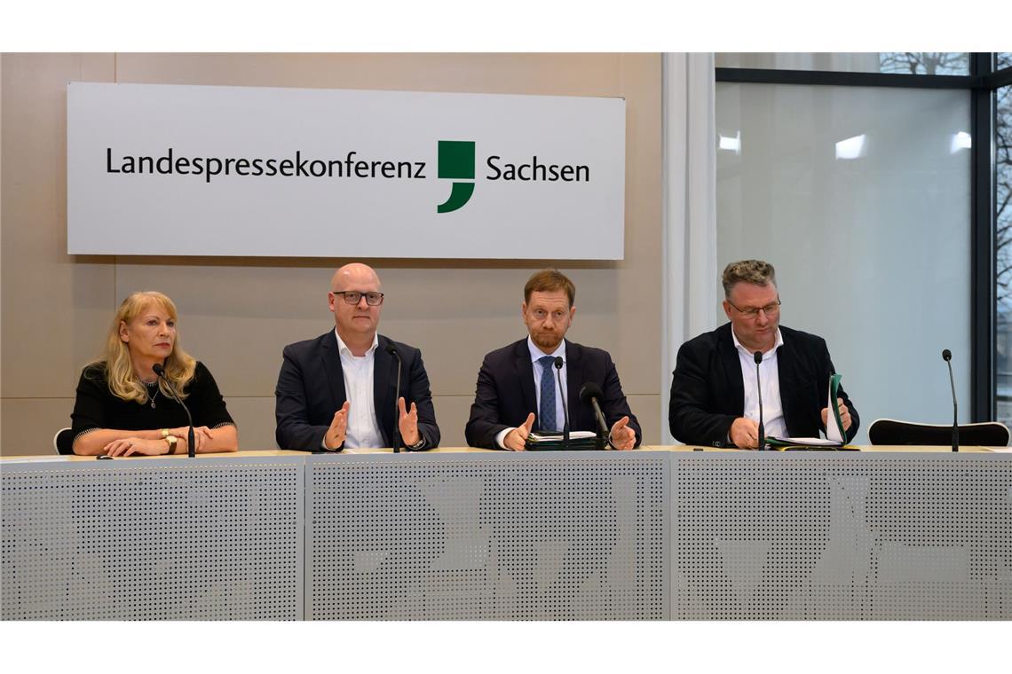 Bündnis von CDU, BSW und SPD in Sachsen gescheitert Ein Bündnis von CDU, BSW und SPD in Sachsen ist gescheitert.