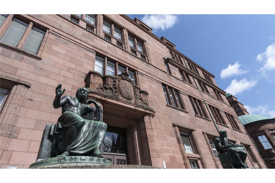 Ein Ex-Mitarbeiter der Uni Freiburg soll Frauen in intimen Situationen heimlich gefilmt haben.