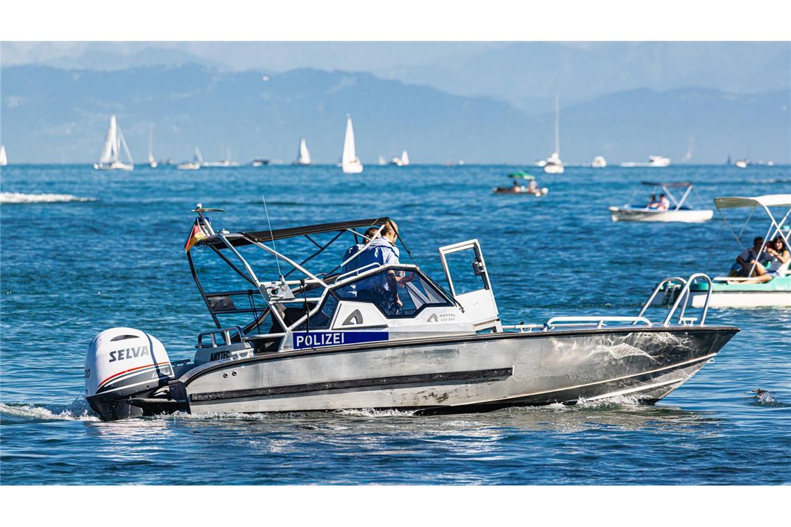 Ein Fischer entdeckt eine leblose Frau im Bodensee. Die Ermittler gehen von einem Badeunfall aus (Symbolfoto).