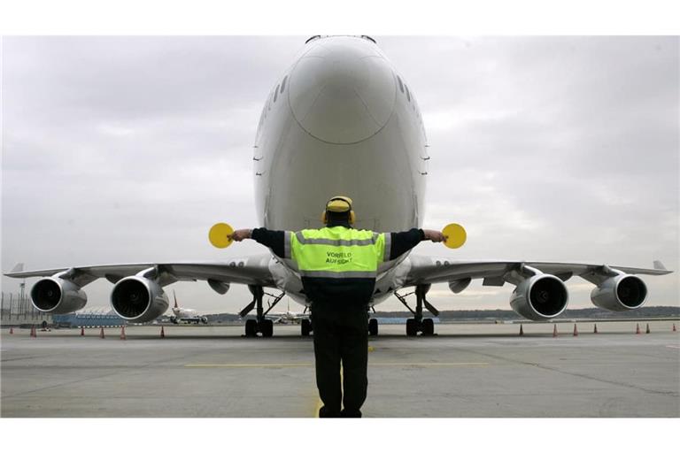 Ein Flugzeug der Pegasus Airline musste in Frankfurt auf dem Flugfeld gestoppt werden. Der Grund: Die Maschine war in die falsche Richtung unterwegs. (Symbolbild)