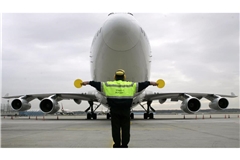 Ein Flugzeug der Pegasus Airline musste in Frankfurt auf dem Flugfeld gestoppt werden. Der Grund: Die Maschine war in die falsche Richtung unterwegs. (Symbolbild)