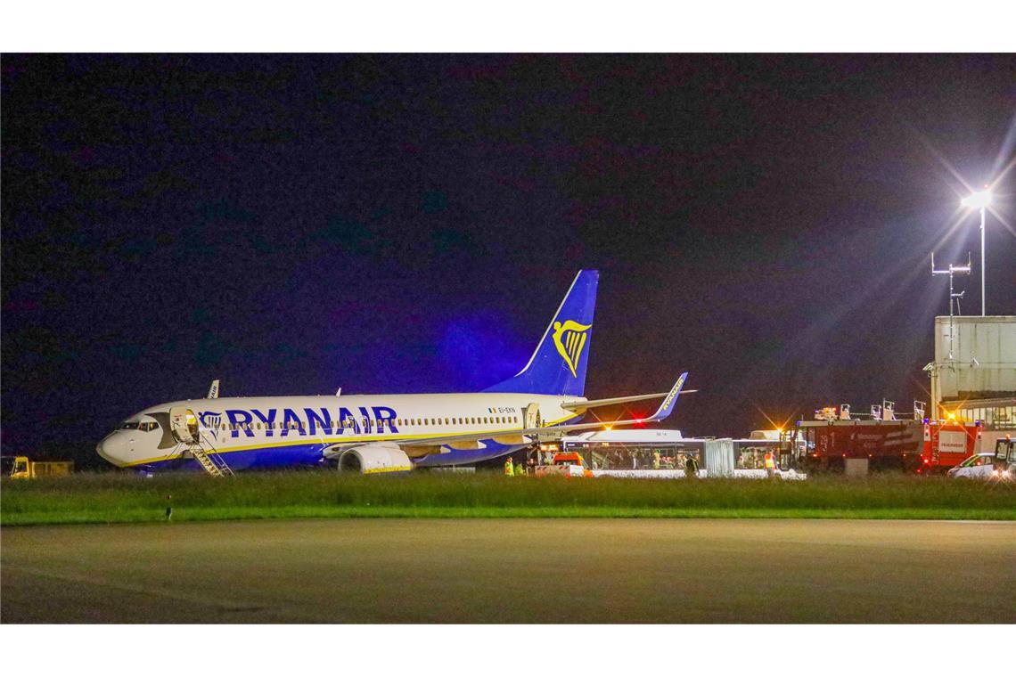 Ein Flugzeug musste während eines Gewitter im Allgäu landen.
