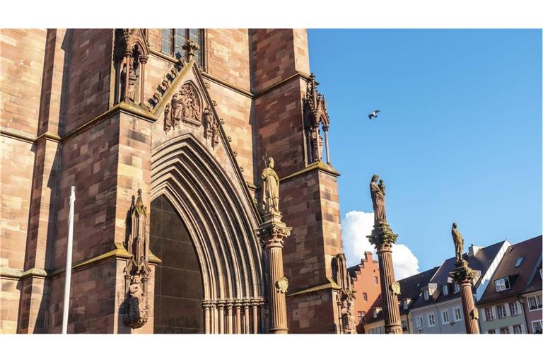 Ein Geistlicher wird nun vom Gottesdienst ausgeschlossen. (Symbolbild)