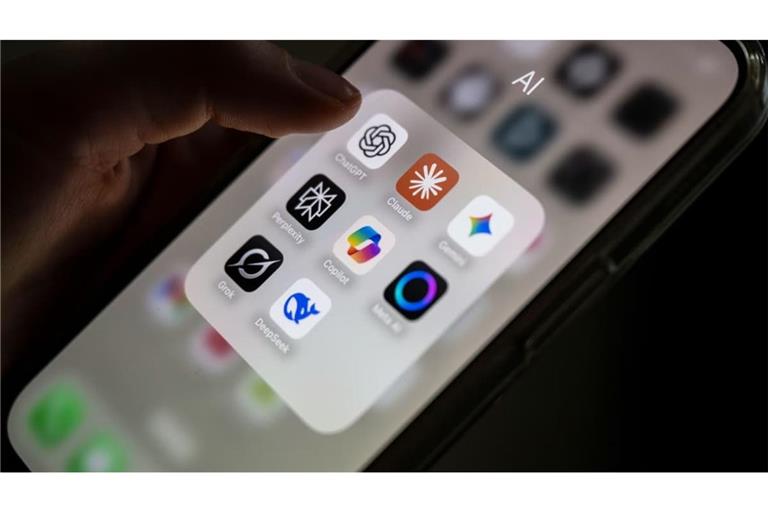 Ein Handy mit Apps. Viele davon können Einfallstor für Spionage sein.