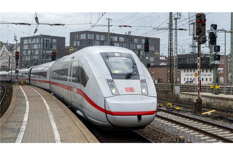 Ein ICE wurde im Ulmer Hauptbahnhof evakuiert (Symbolbild).
