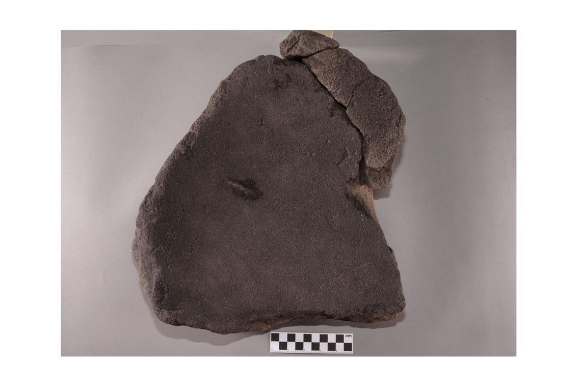 Archäologen finden Hinweise auf 2800 Jahre alte Bäckerei Ein in Burgbernheim gefundener Mahlstein weist nach Auffassung von Forschern darauf hin, dass dort schon in der Bronzezeit gebacken worden sein könnte.