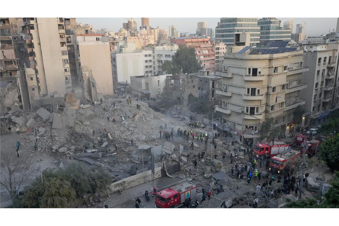 Ein israelischer Luftangriff hat in der libanesischen Hauptstadt ein mehrstöckiges Gebäude dem Erdboden gleichgemacht.