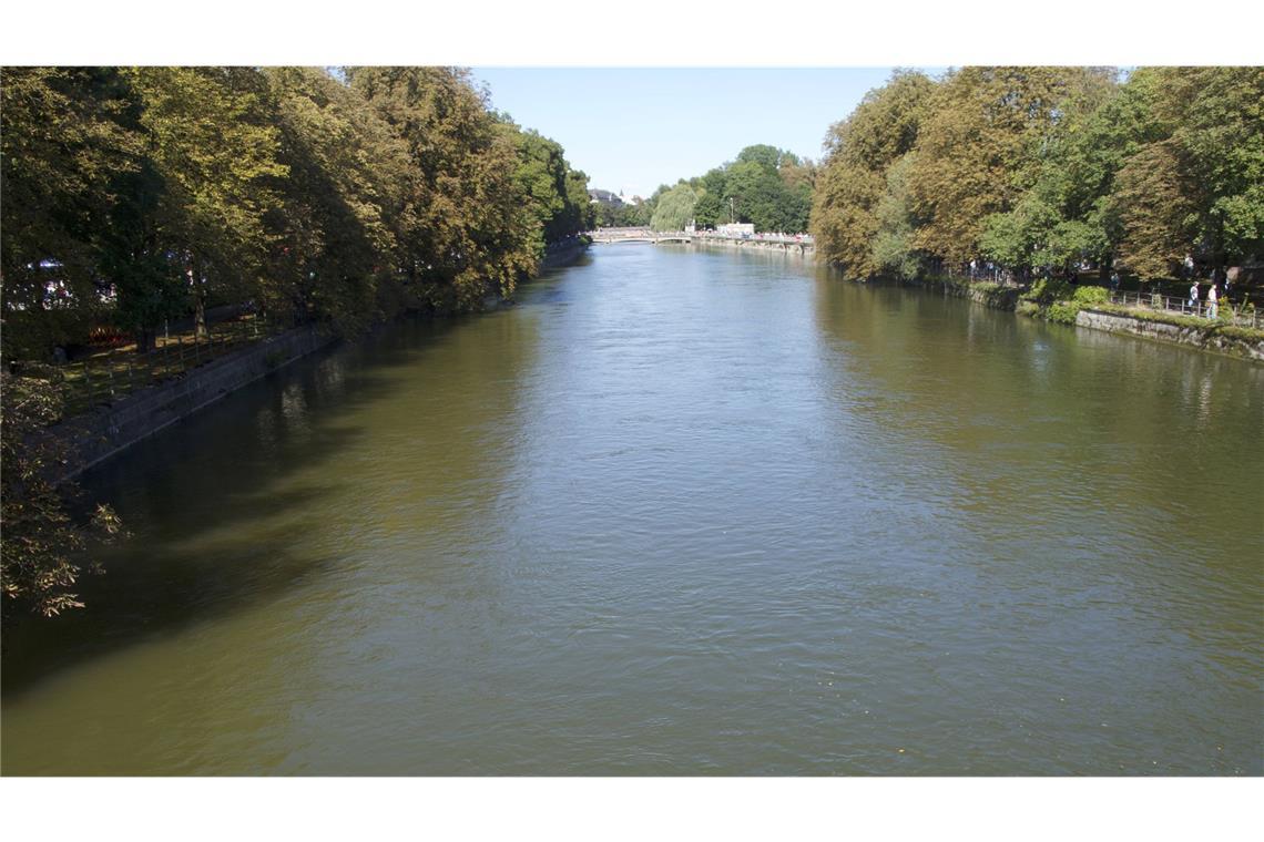 Wiesn-Besucher aus London rettet Seniorin aus der Isar Ein junger Engländer sprang in die Isar und rettete einer Seniorin vermutlich das Leben. (Symbolbild)