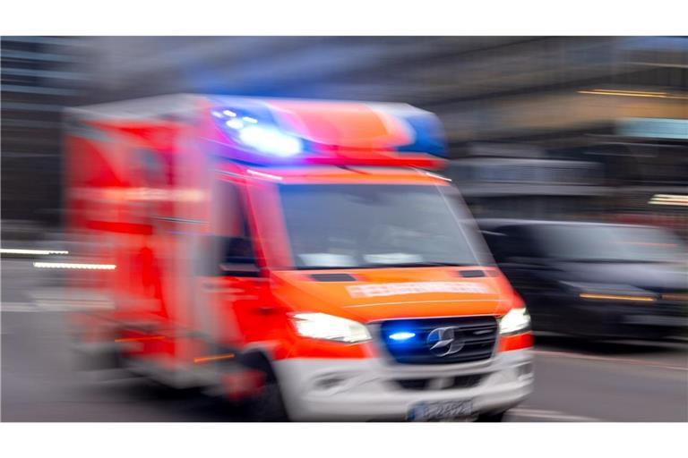 Ein Kind stirbt nach einem Sturz aus dem 15. Stock. (Symbolbild)